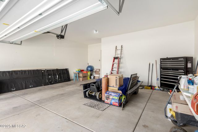 9480 E Adriana Way, Vail, AZ 85641