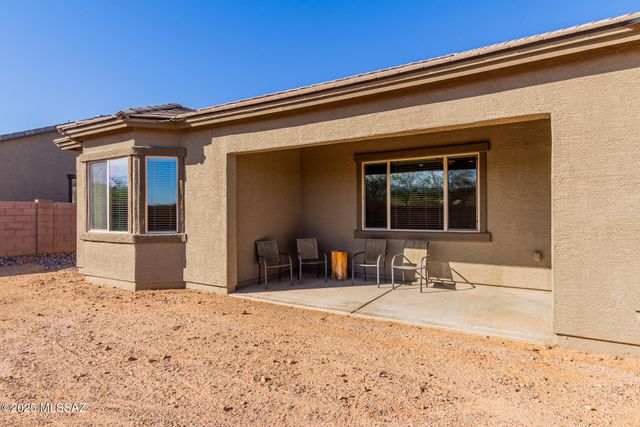 9480 E Adriana Way, Vail, AZ 85641