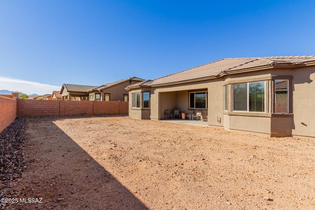 9480 E Adriana Way, Vail, AZ 85641