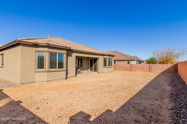 9480 E Adriana Way, Vail, AZ 85641