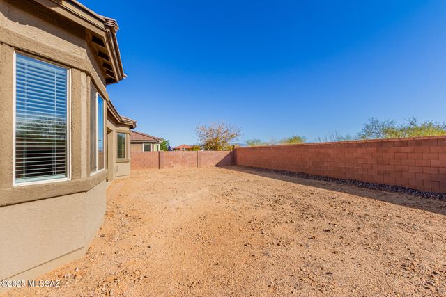 9480 E Adriana Way, Vail, AZ 85641