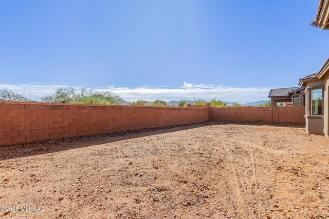 9480 E Adriana Way, Vail, AZ 85641