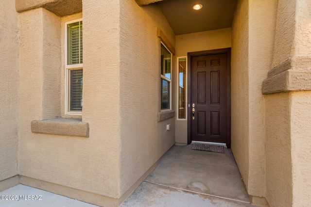 9480 E Adriana Way, Vail, AZ 85641