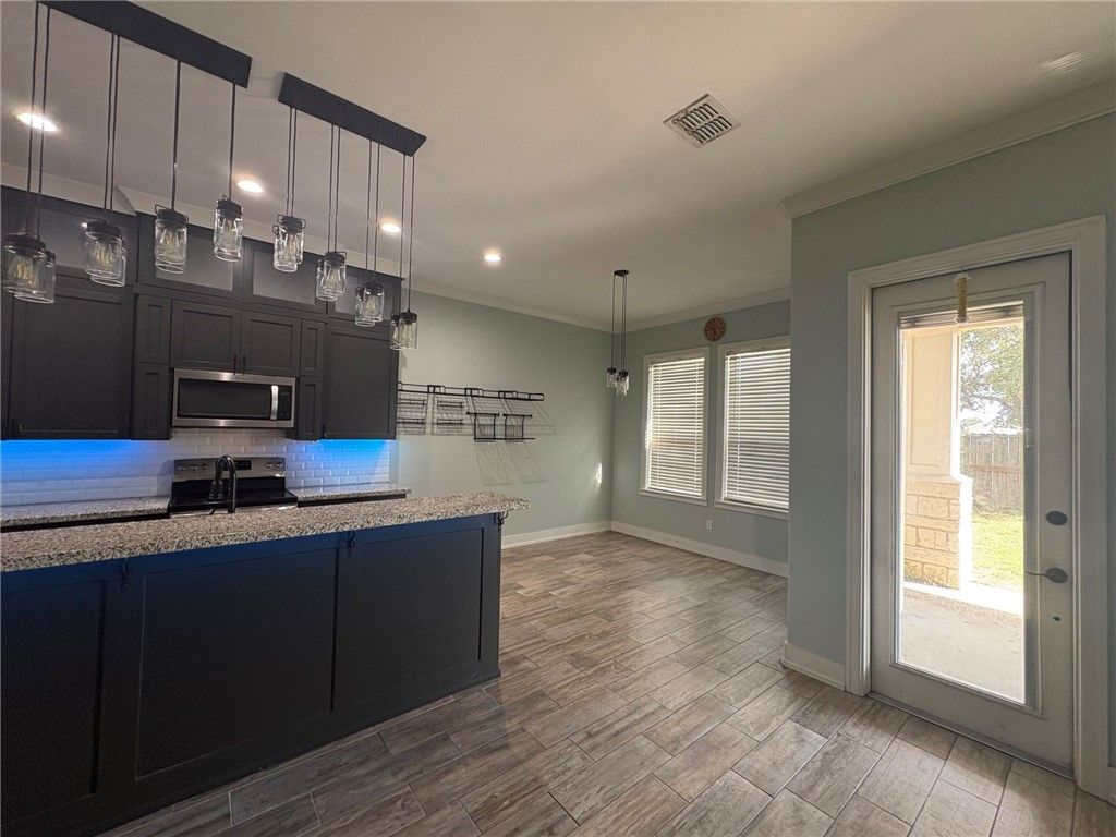 1017 Palo Vista Dr, Corpus Christi, TX 78418 — photo 4