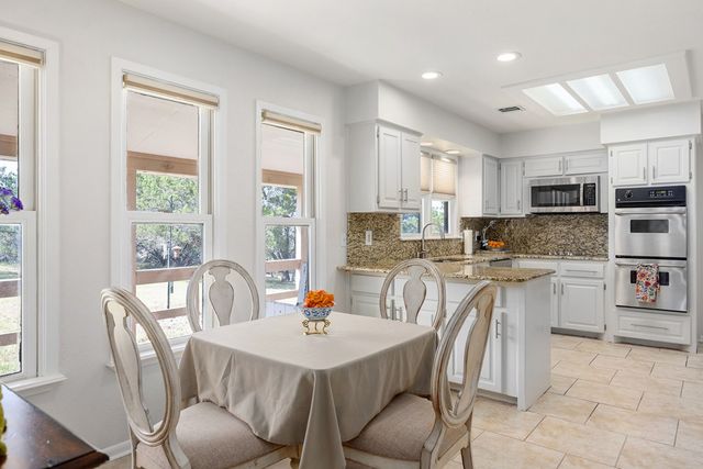 34 Canyon Ridge View, Kerrville, TX 78028