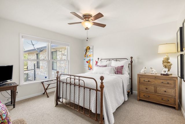 34 Canyon Ridge View, Kerrville, TX 78028