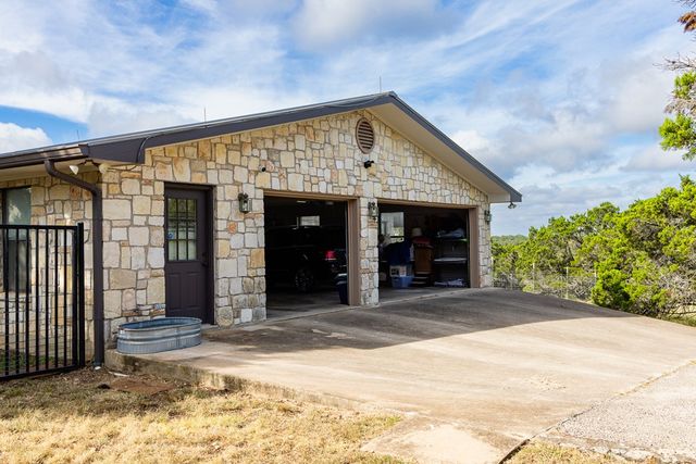 34 Canyon Ridge View, Kerrville, TX 78028