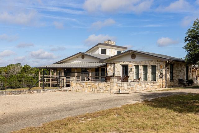 34 Canyon Ridge View, Kerrville, TX 78028