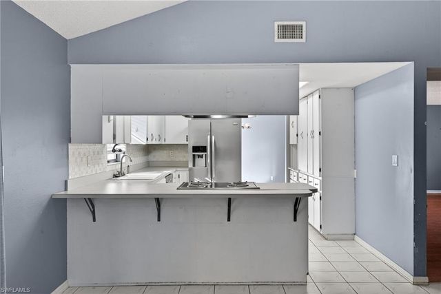 1902 SE 12th ST, Cape Coral, FL 33990