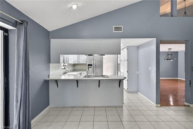 1902 SE 12th ST, Cape Coral, FL 33990