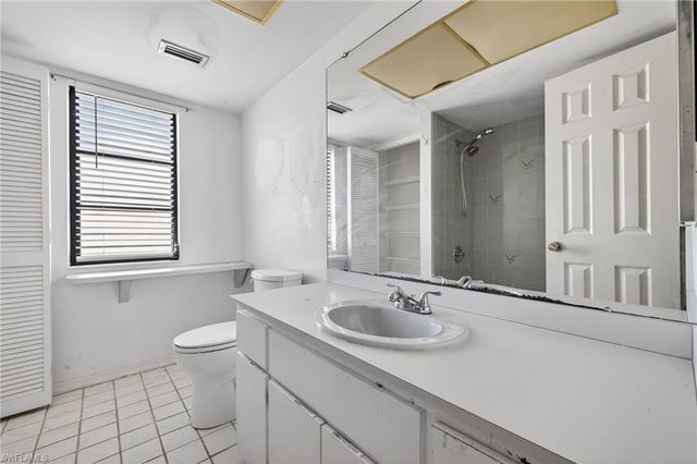 1902 SE 12th ST, Cape Coral, FL 33990