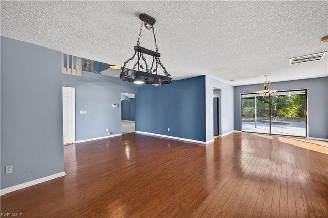 1902 SE 12th ST, Cape Coral, FL 33990