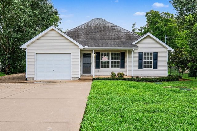 107 Breeze Dr, Murfreesboro, TN 37129