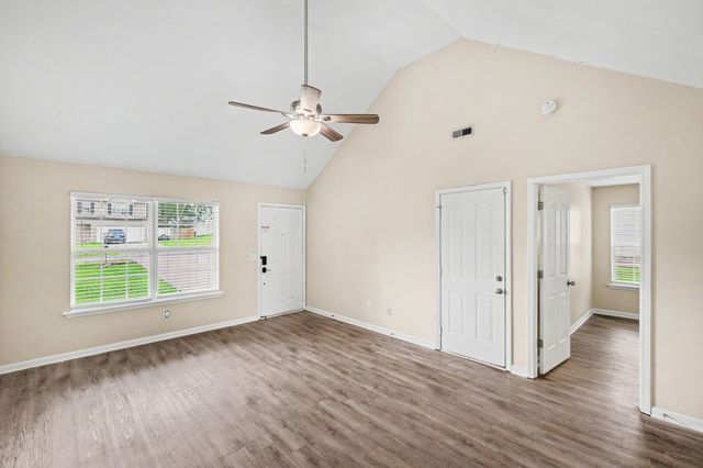 107 Breeze Dr, Murfreesboro, TN 37129