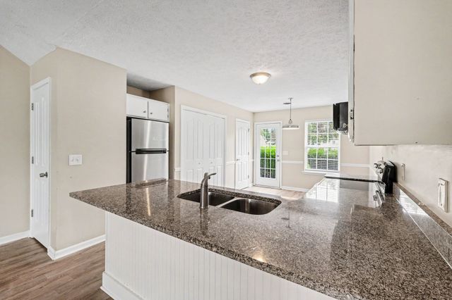 107 Breeze Dr, Murfreesboro, TN 37129