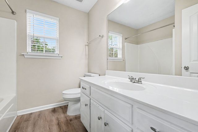 107 Breeze Dr, Murfreesboro, TN 37129