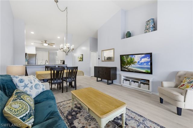 5010 Cedar Springs DR 202, Naples, FL 34110