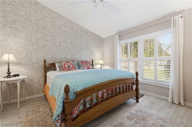 5010 Cedar Springs DR 202, Naples, FL 34110