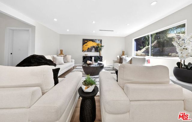 12747 Deon Place, Granada Hills, CA 91344