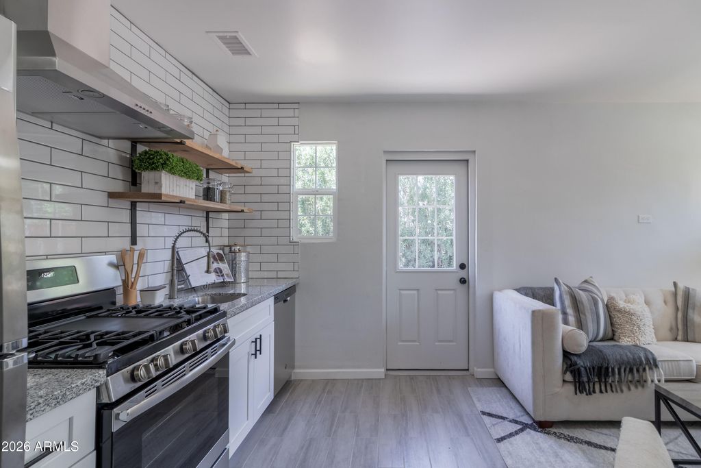 1649 E OAK Street 9, Phoenix, AZ 85006