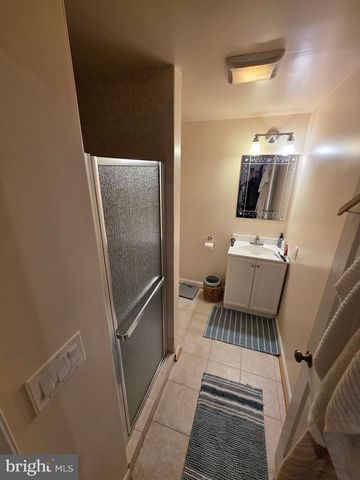 7726 SEVEN LOCKS RD, Bethesda, MD 20817