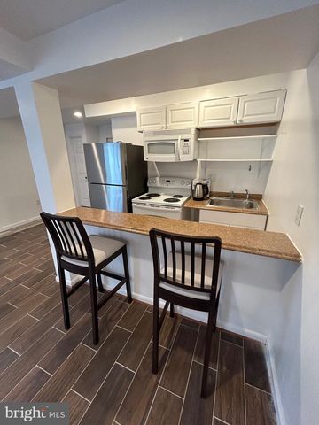 7726 SEVEN LOCKS RD, Bethesda, MD 20817