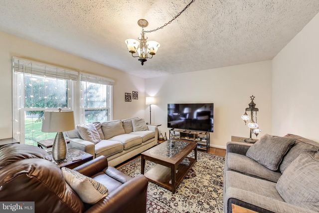 7726 SEVEN LOCKS RD, Bethesda, MD 20817