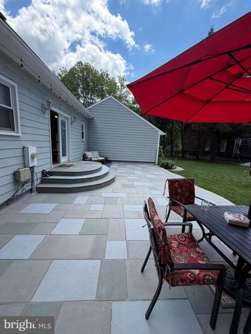 7726 SEVEN LOCKS RD, Bethesda, MD 20817