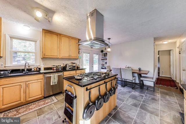 7726 SEVEN LOCKS RD, Bethesda, MD 20817