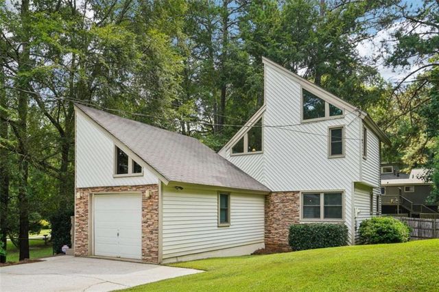 7898 Norris Lake Road, Snellville, GA 30039