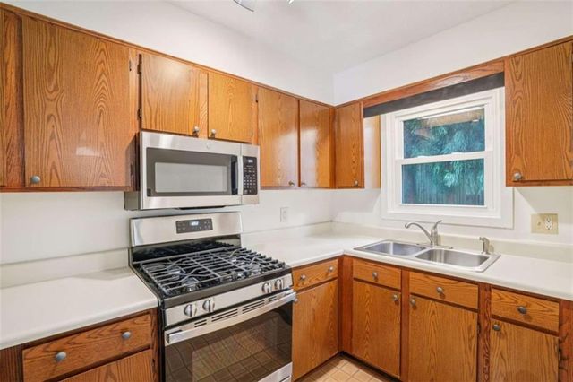 7898 Norris Lake Road, Snellville, GA 30039