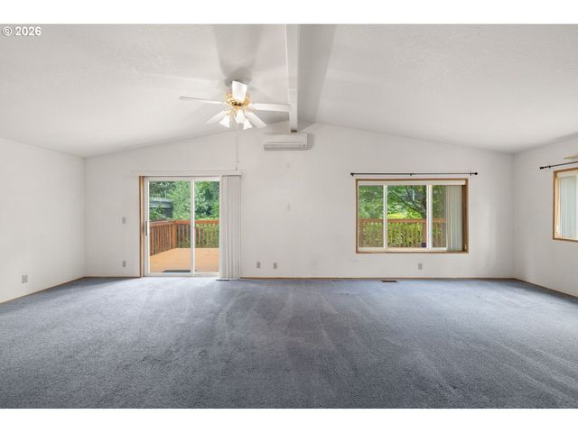 16300 Se HIGHWAY 224 10, Damascus, OR 97089