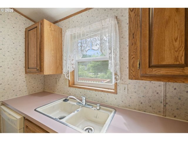 16300 Se HIGHWAY 224 10, Damascus, OR 97089