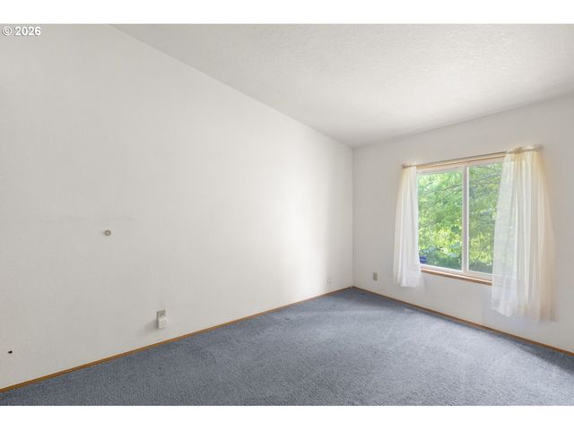 16300 Se HIGHWAY 224 10, Damascus, OR 97089