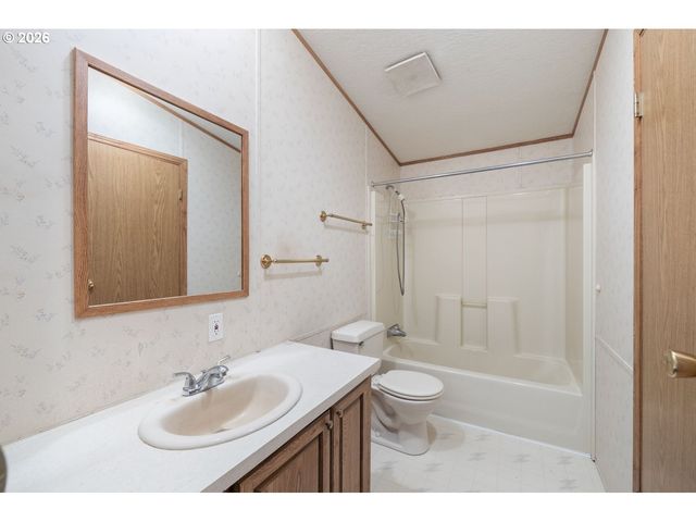 16300 Se HIGHWAY 224 10, Damascus, OR 97089