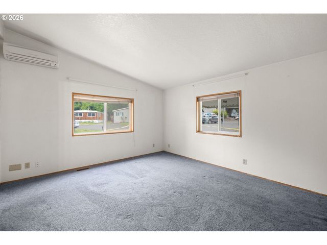 16300 Se HIGHWAY 224 10, Damascus, OR 97089