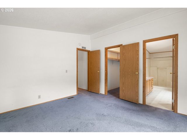 16300 Se HIGHWAY 224 10, Damascus, OR 97089