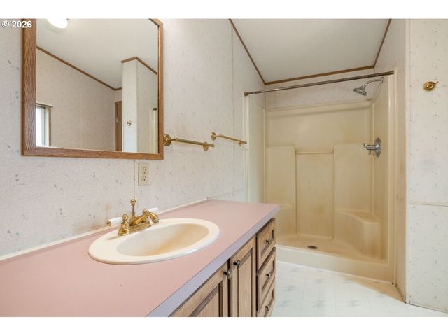 16300 Se HIGHWAY 224 10, Damascus, OR 97089