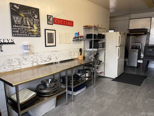 400 Silver Street, Ironwood, MI 49938