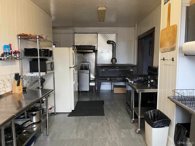 400 Silver Street, Ironwood, MI 49938