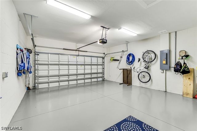 7631 Winding Cypress DR, Naples, FL 34114