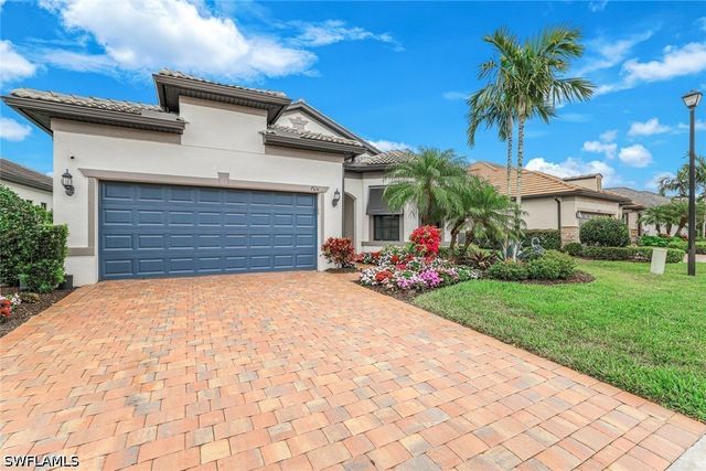 7631 Winding Cypress DR, Naples, FL 34114