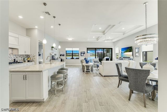 7631 Winding Cypress DR, Naples, FL 34114