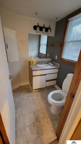 20461 Victor Avenue, Elkhorn, NE 68022