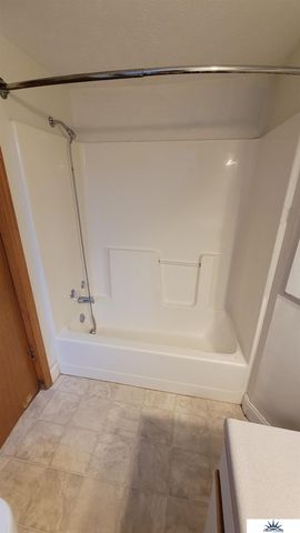 20461 Victor Avenue, Elkhorn, NE 68022