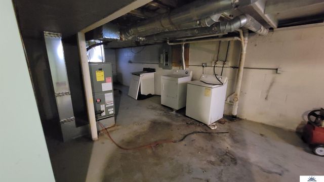 20461 Victor Avenue, Elkhorn, NE 68022