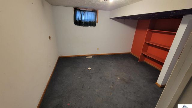 20461 Victor Avenue, Elkhorn, NE 68022