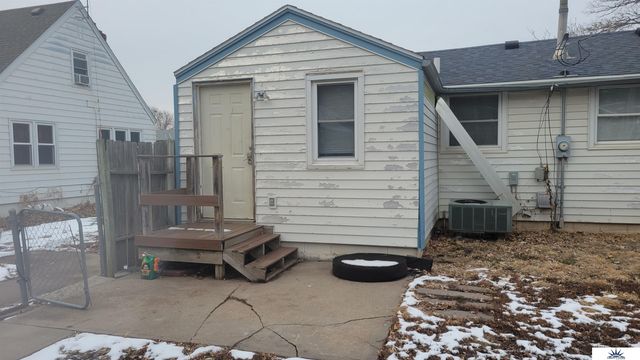 20461 Victor Avenue, Elkhorn, NE 68022