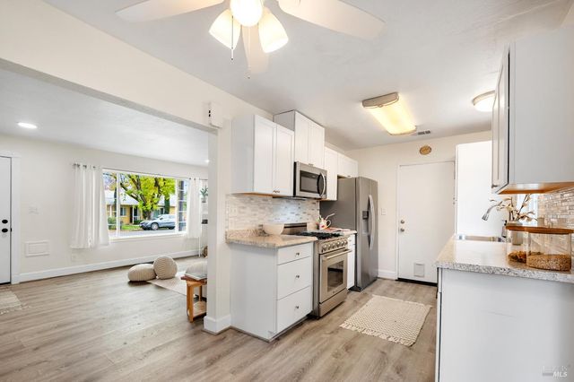 2561 Pacific St, Napa, CA 94558