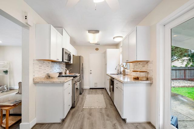 2561 Pacific St, Napa, CA 94558